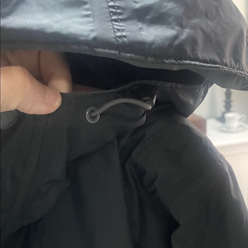 Summer Sale Markdown Columbia Men Black Hooded Raincoat Lgth 28”, Pit to Pit 24” - Picture 11 of 16